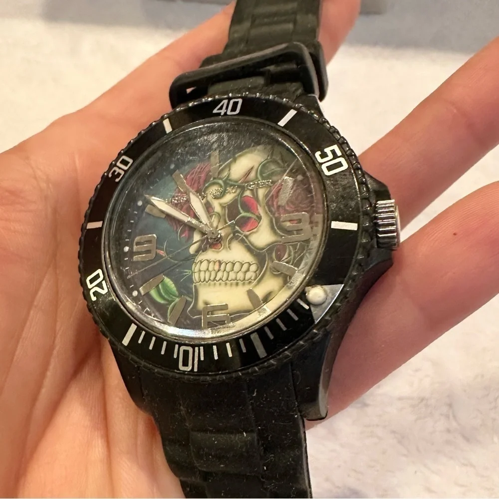 Christian Audigier Unisex Eternity Skull Roses Black Silicone Band Watch goth